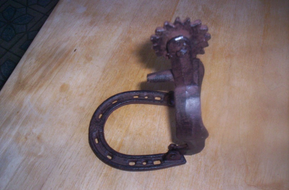 Cast Iron Spur & Horseshoe Door Knocker