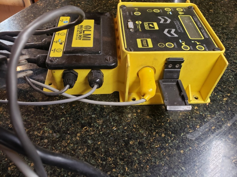 LMI Milton Roy Liquitron DC5500 Conductivity Controller DC5500-111 -Untested