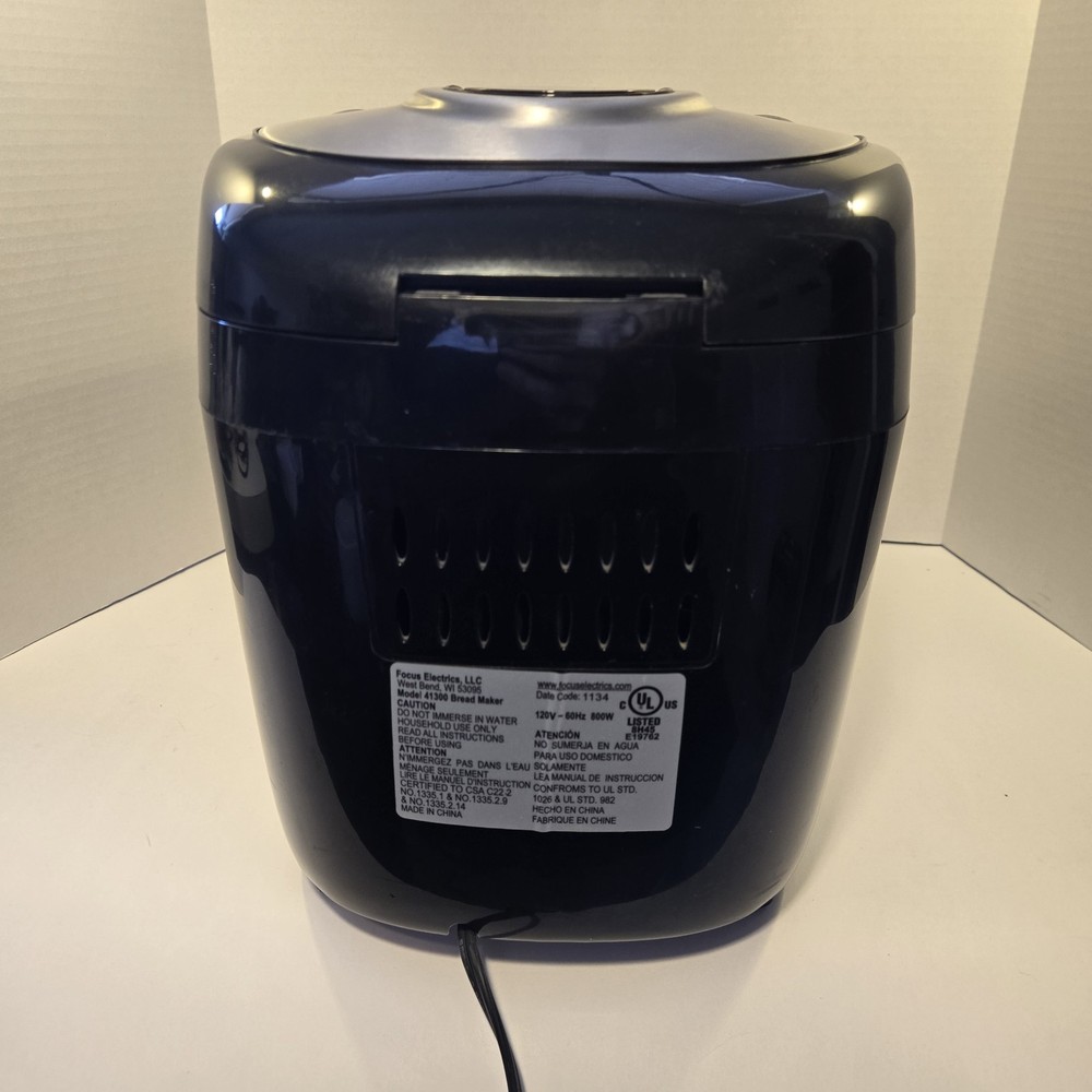 West Bend 41300 Dual Blade 2.5 lbs. Bread Maker & Dough Machine