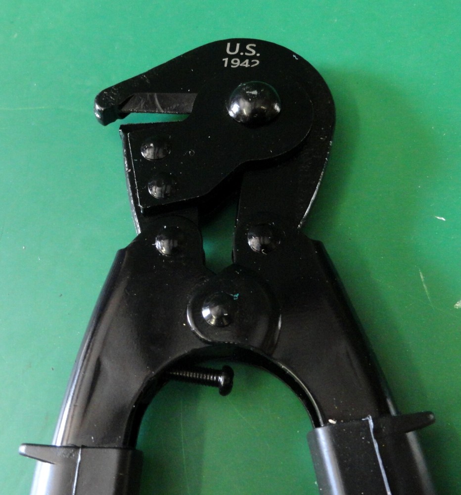 US MODEL M-1938 WIRE CUTTERS 1942 DATED- NEW CONDITION