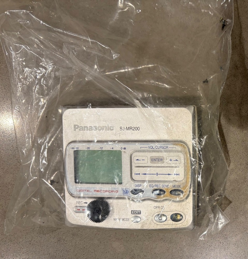 As-is Panasonic SJ-MR200 Portable Mini Disc Recorder Silver