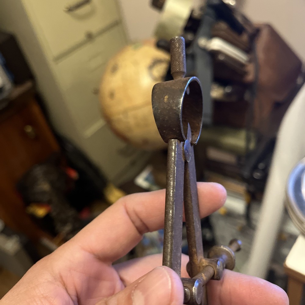 9”SPRING JOINT FLAT LEG INSIDE CALIPER USA antique