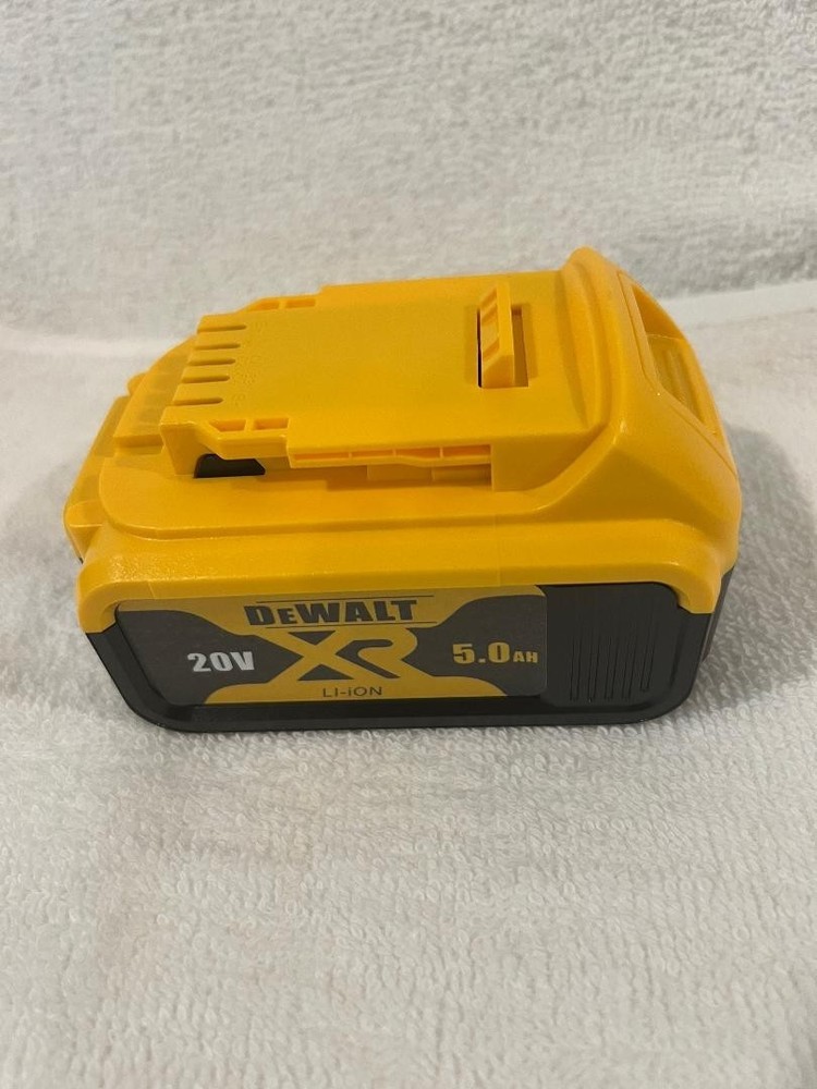 DEWALT DCF 809 ATOMIC DRIVER WITH BATTERY,CHARGER & CASE