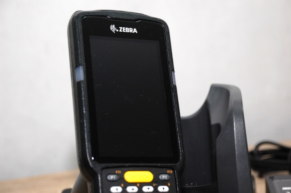 Zebra MC330K-GI3HA3US01 Mobile Computer Barcode Scanner Android8 4Gb/16GB MC3300
