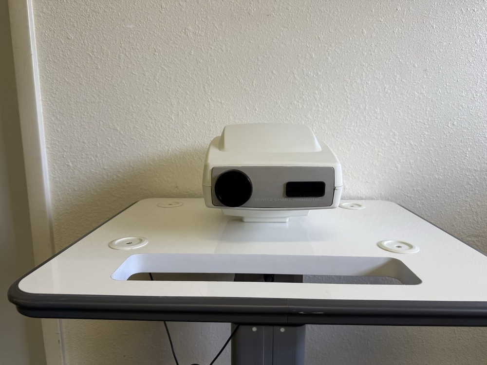 CCP-3100 Huvitz Chart Projector