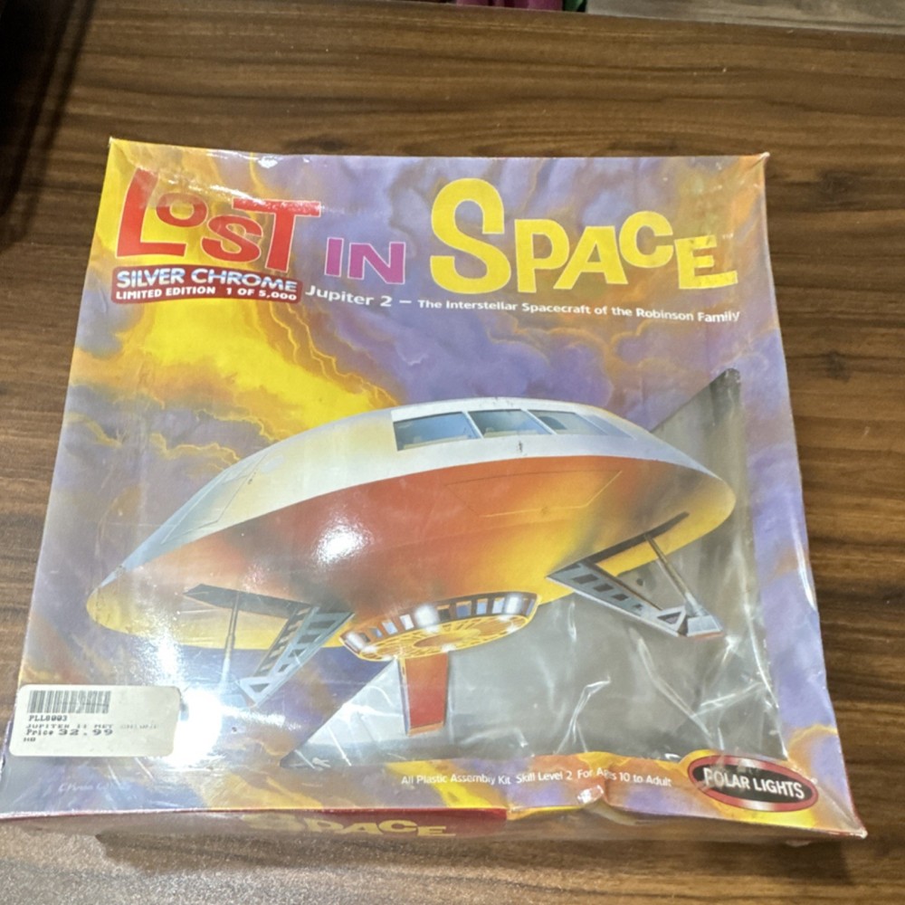 Lost in Space Silver Chrome Limited Edition Jupiter 2 - The interstellar Spacec
