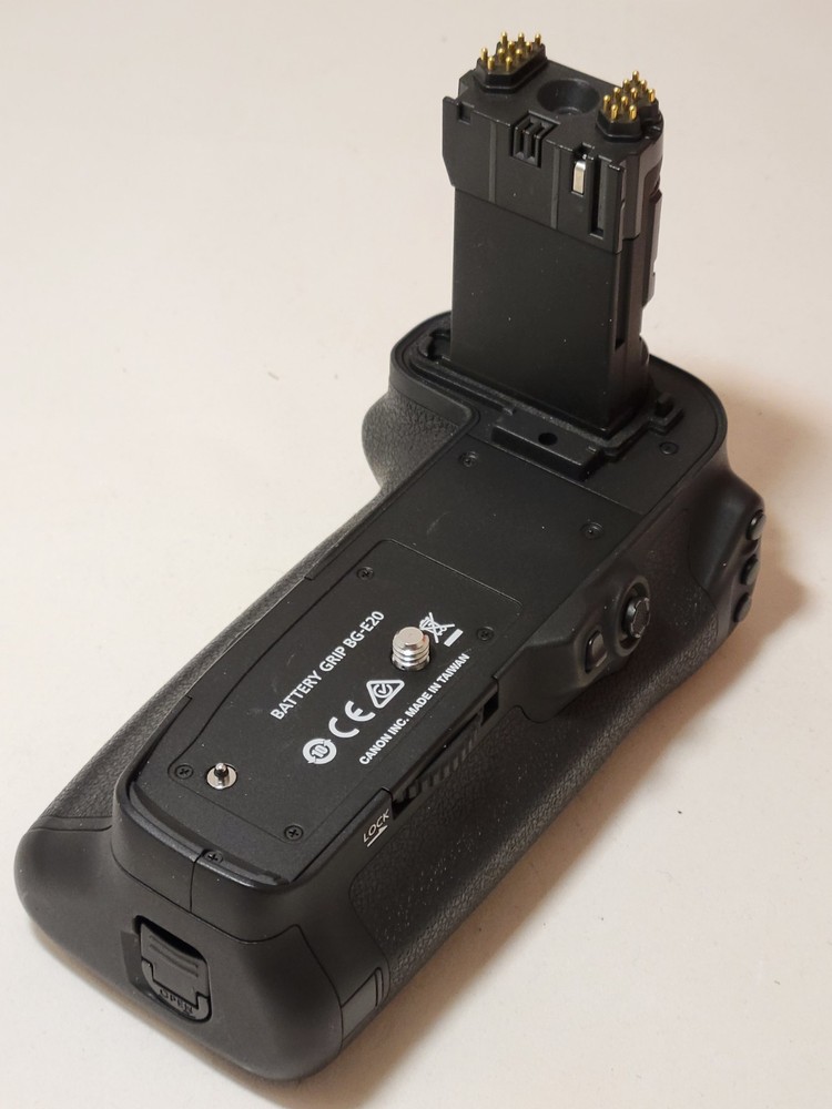 Canon BG-E20 Battery Grip for EOS 5D Mark IV - Excellent Condition!