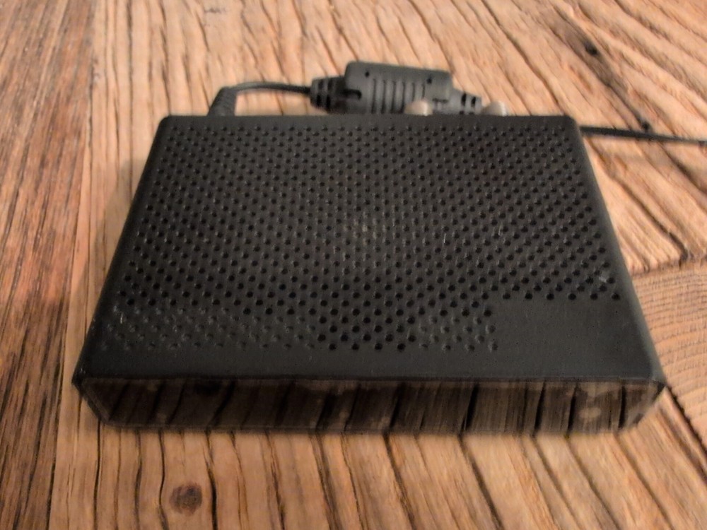 Time Warner Cable TWC Digital Adapter Unit HDMI DCI401TWC2 with AC Adapter