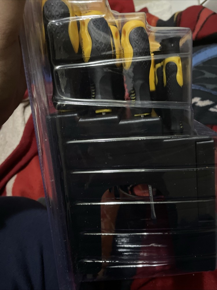 Dark Duck Scewdrivers And Bits Set