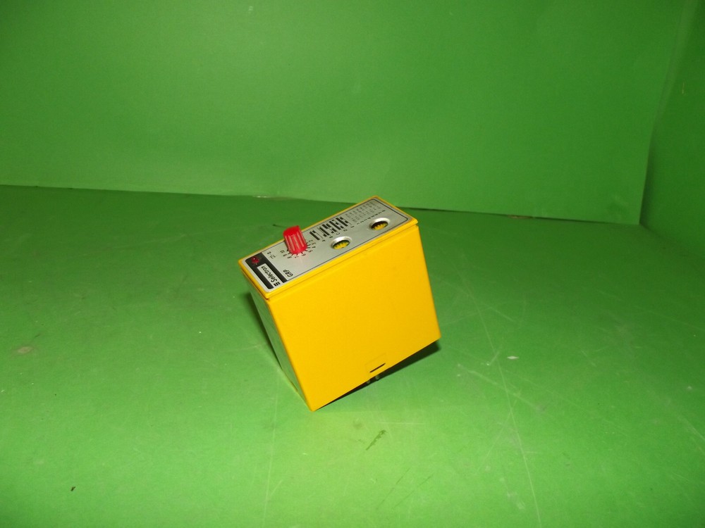SELECTRON LYSS AG GRP 31/32 Multi Function 220V GRP Timing Relay Timer