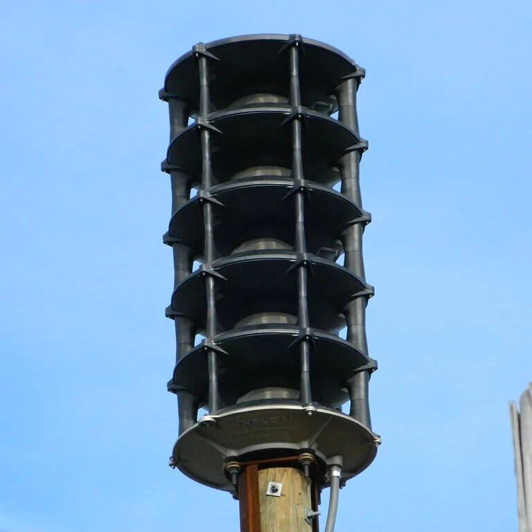 WHELEN VERTICAL COLUMN FROM WP2906 EMERGENCY MASS NOTIFICATION SYSTEM