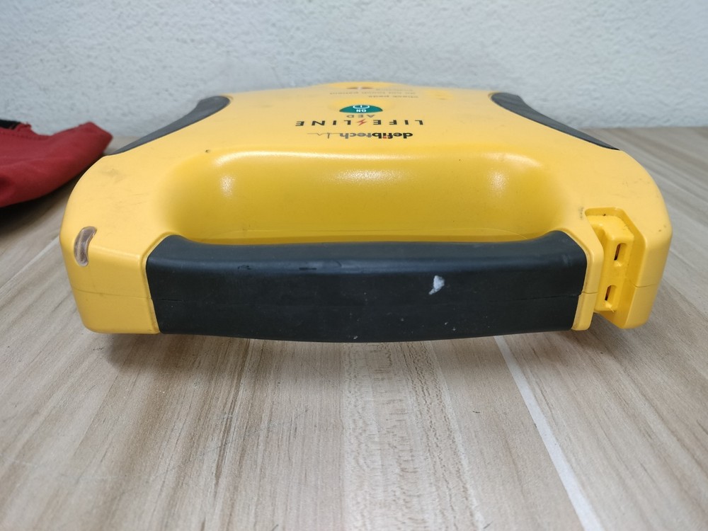 Defibtech Lifeline AED DDU-100 DDU-100A