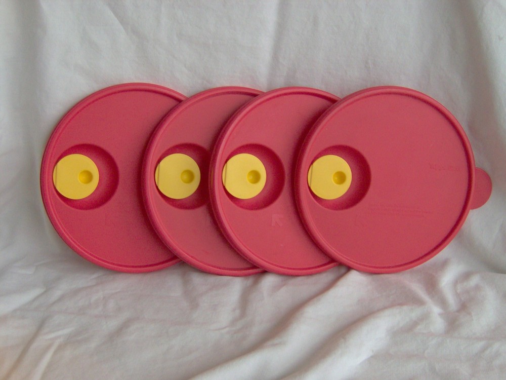 TUPPERWARE CRYSTALWAVE #2 MICROWAVE VENTED LID SEAL # 2649 RED