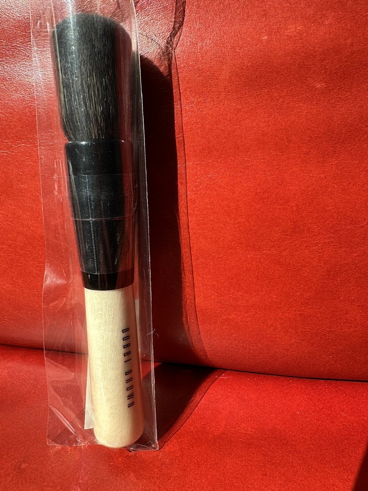 New BROWN BRONZER BRUSH NEW-Sealed Authentic100%