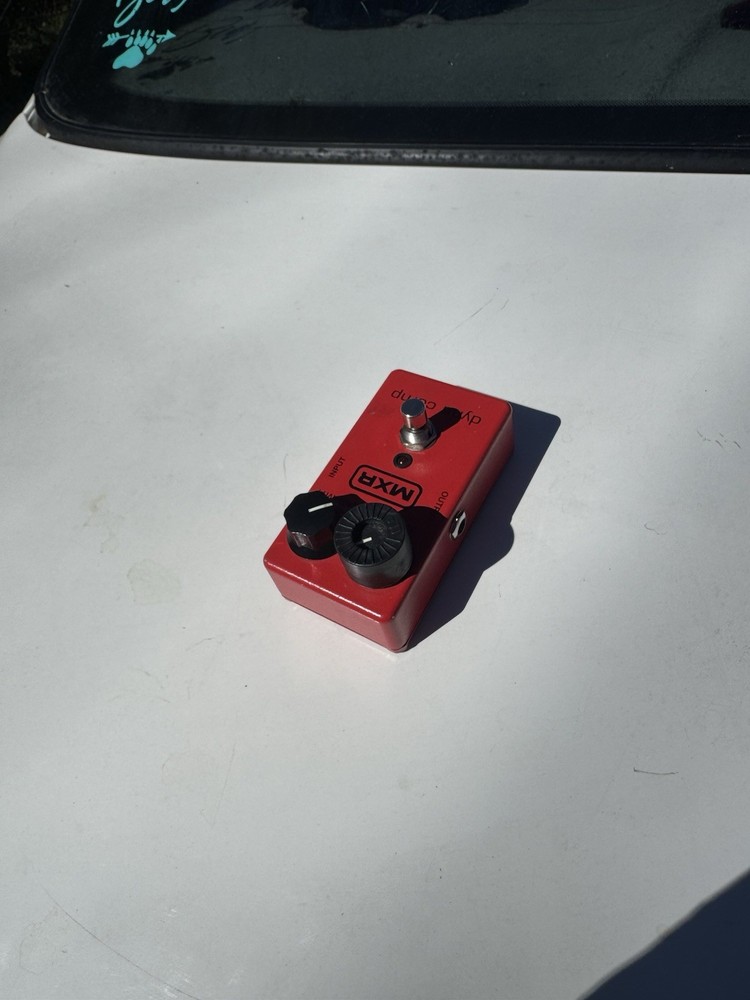 MXR M102 Dyna Comp Compressor Guitar Effects Pedal Very Good