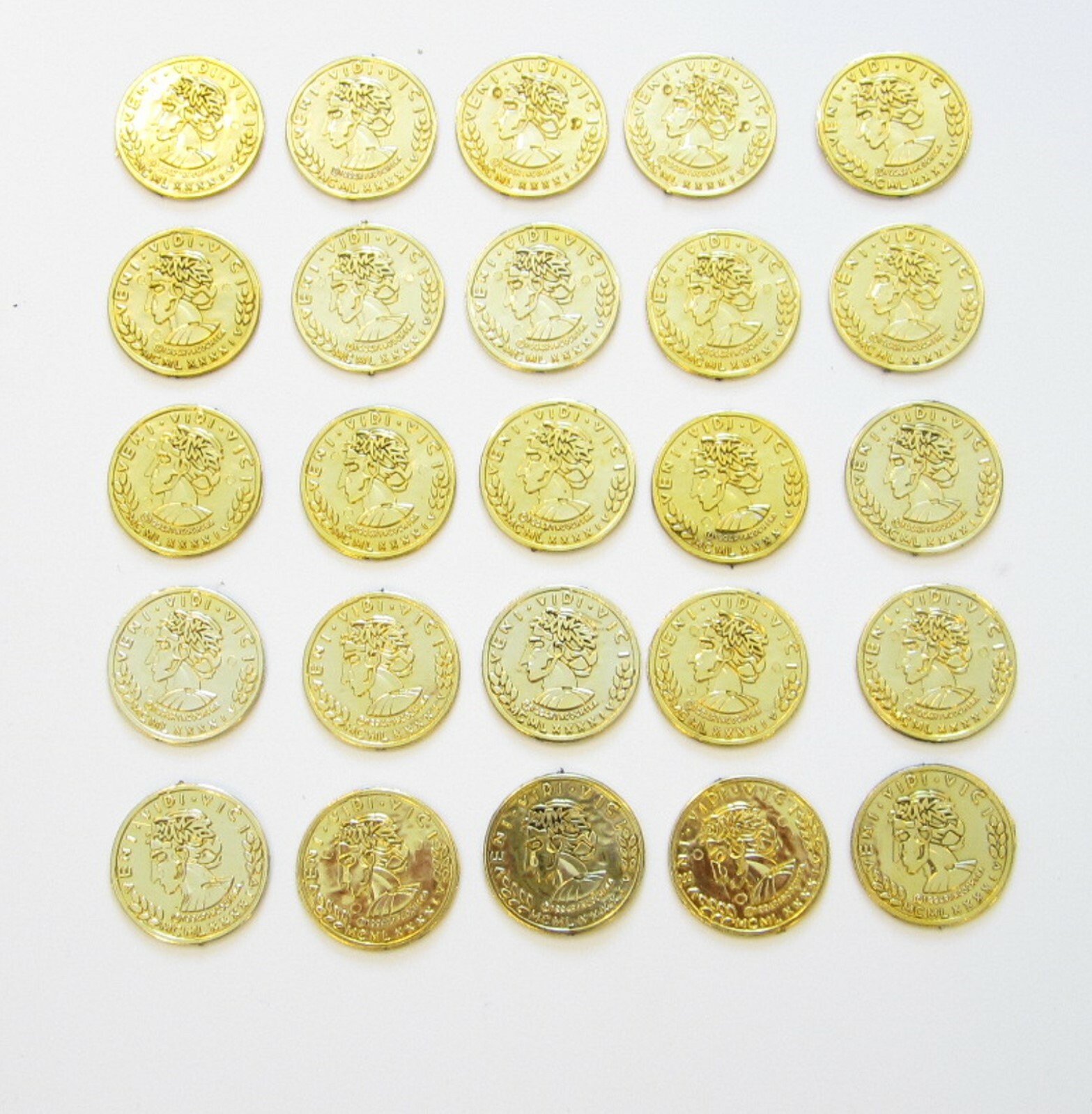 50 PLASTIC GOLD COINS PIRATE TREASURE CHEST PLAY MONEY BIRTHDAY PARTY FAVORS