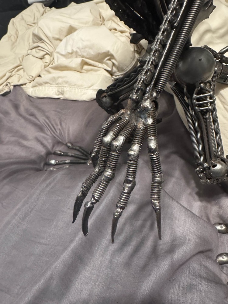 metal sculptures alien