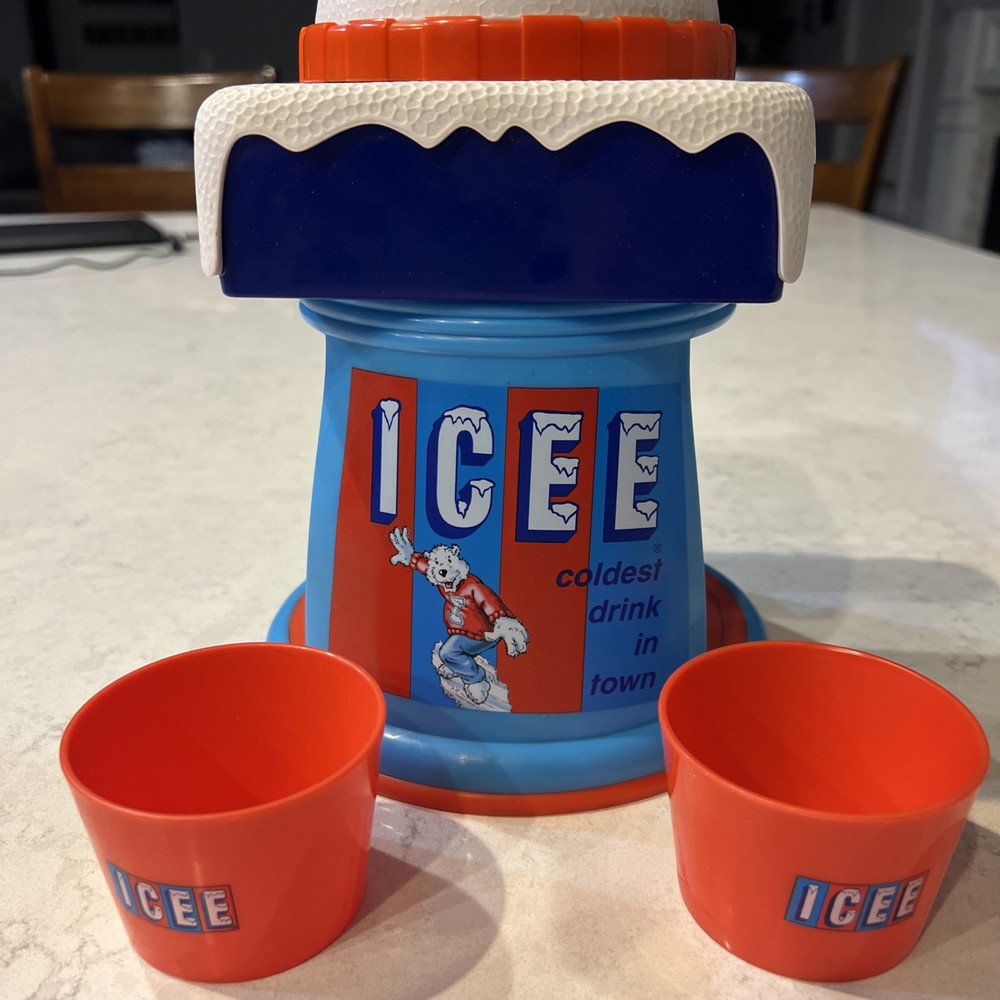 ICEE Machine W/2 Cups!! 2012 Hand Crank Machine