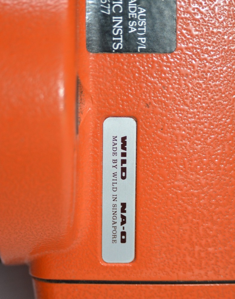 WILD HEERBRUGG NA-O AUTOMATIC LEVEL in case