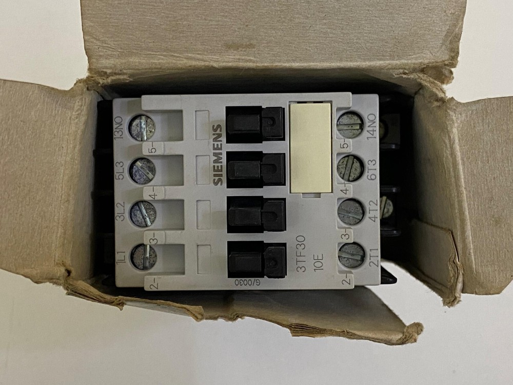 Siemens / 3TF30 10-0B / Contactor / 3TF30 10-0BB4