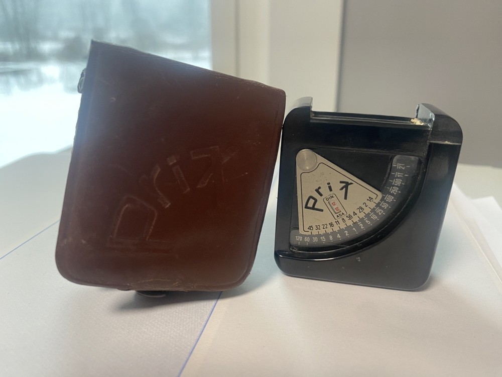 Vintage German "Prix" light meter with case