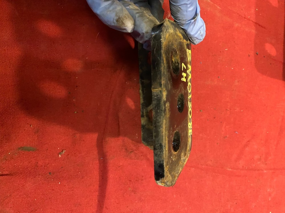 MACK CXU613 TOP BRACKET 20730596