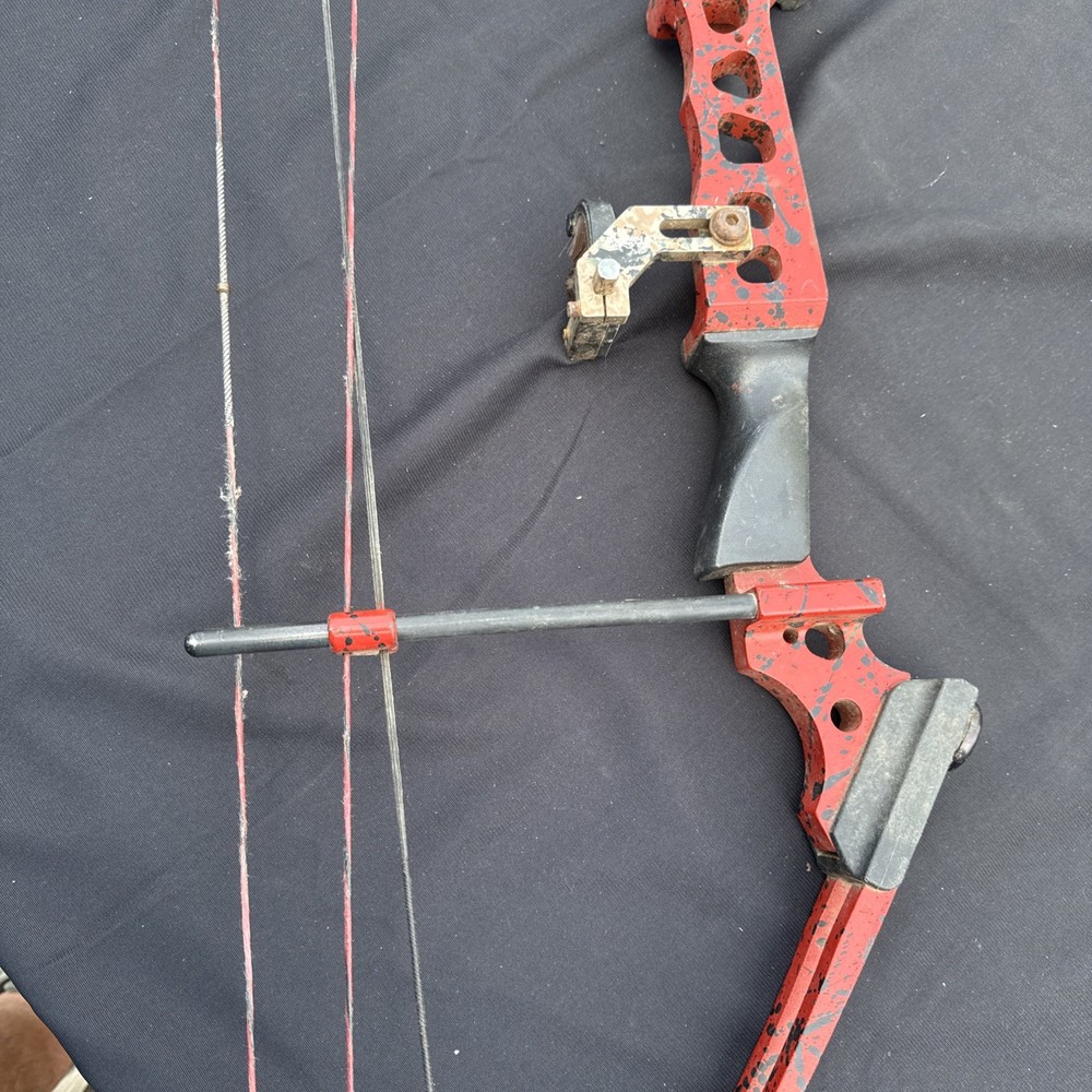 Genesis Archery Pro Compound Bow (Right Hand, Red)