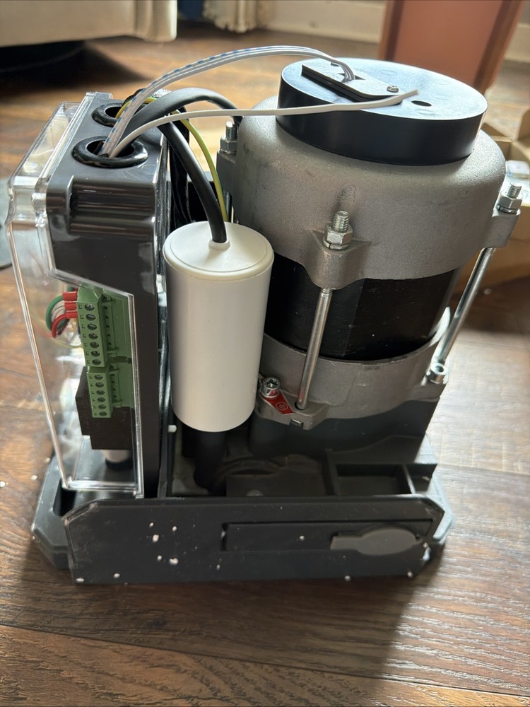 Co-Z Sliding Gate Opener