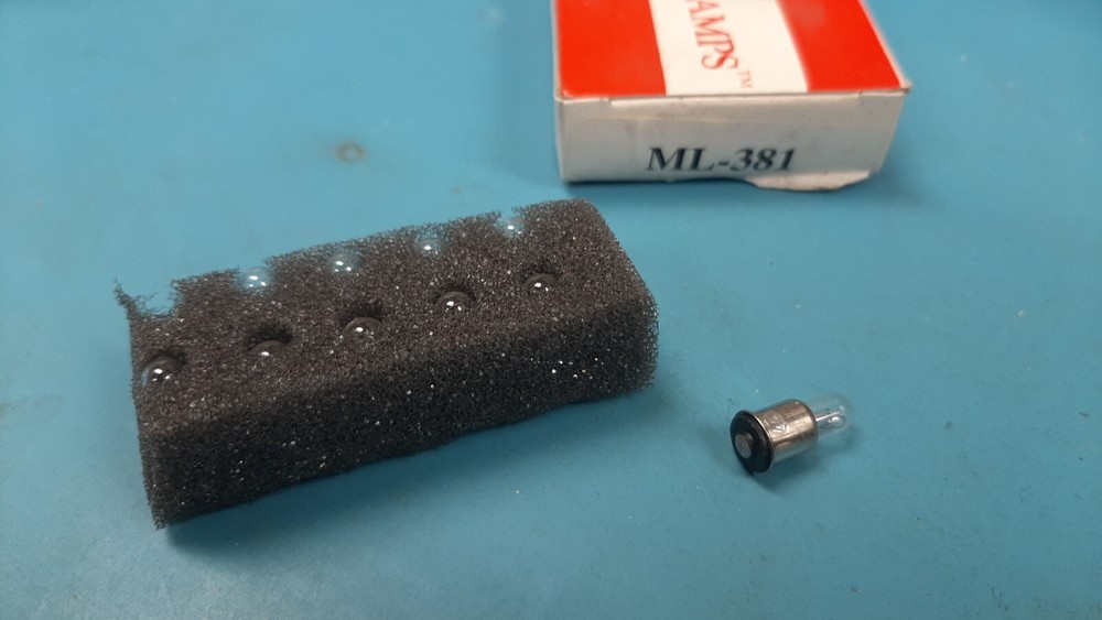 ( 10 PER BOX ) ML-381 MICRO LAMPS