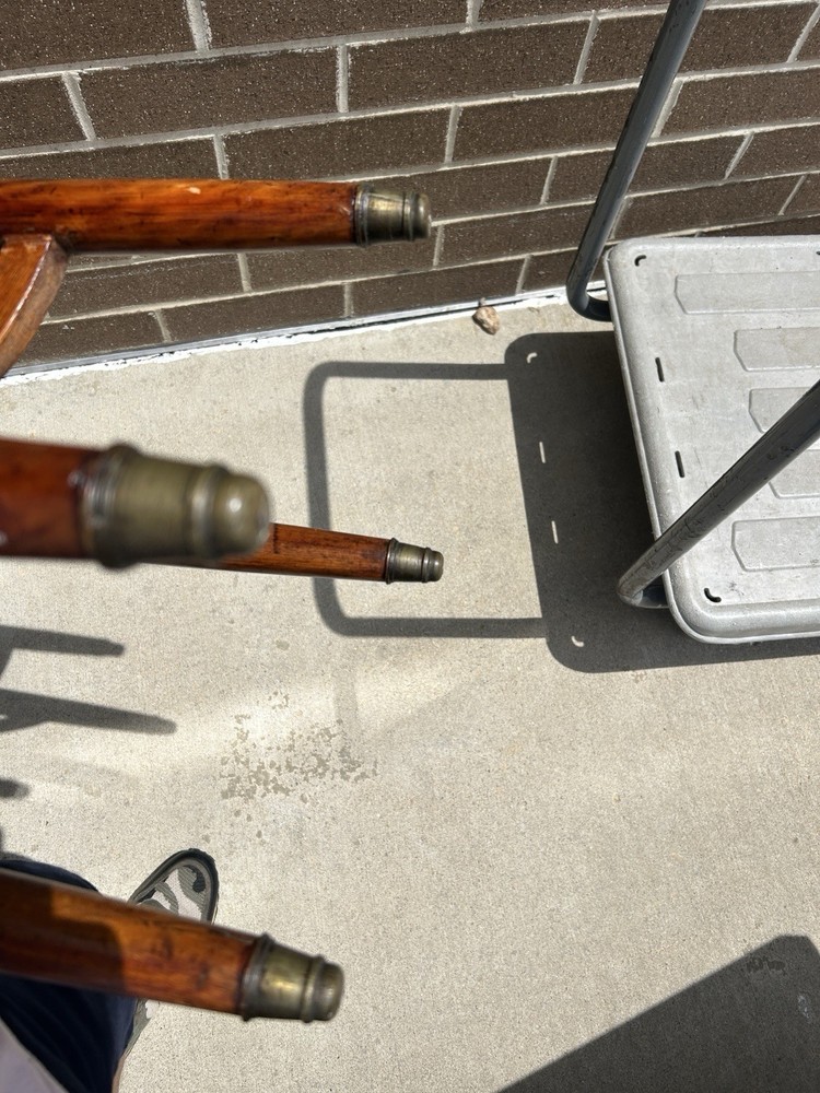 Oval Walnut End Table / Side Table (ET664)