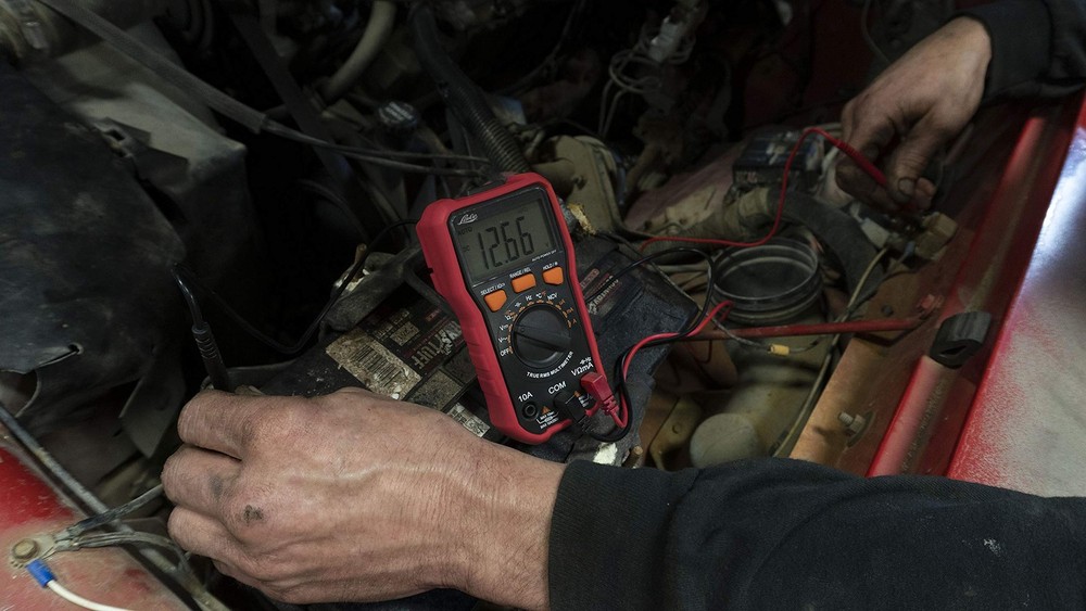 Lisle 82600 Digital Multimeter for Cat III, Red