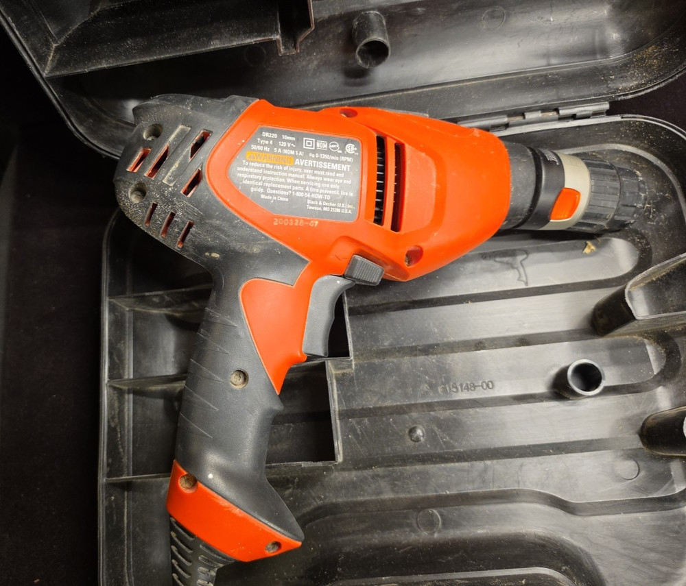 Black and Decker DR220 Corded 3/8" Variable Speed Drill with Case (No Bits)