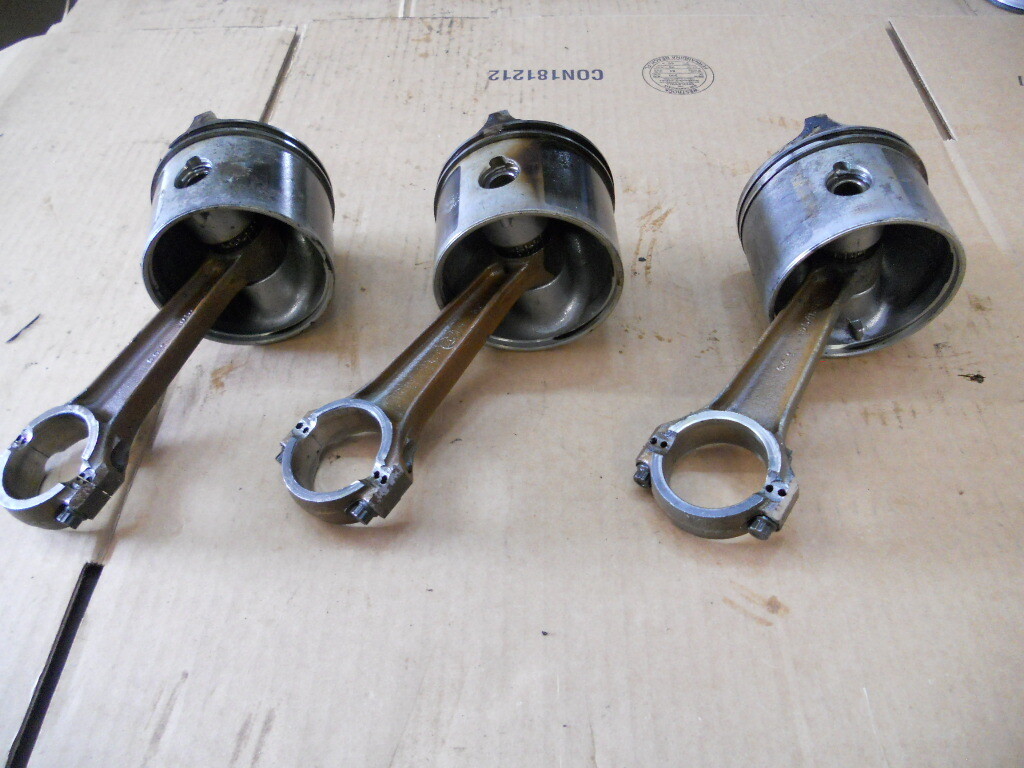 Johnson Evinrude 100-112-115 Piston 396588 Connecting Rod 392591