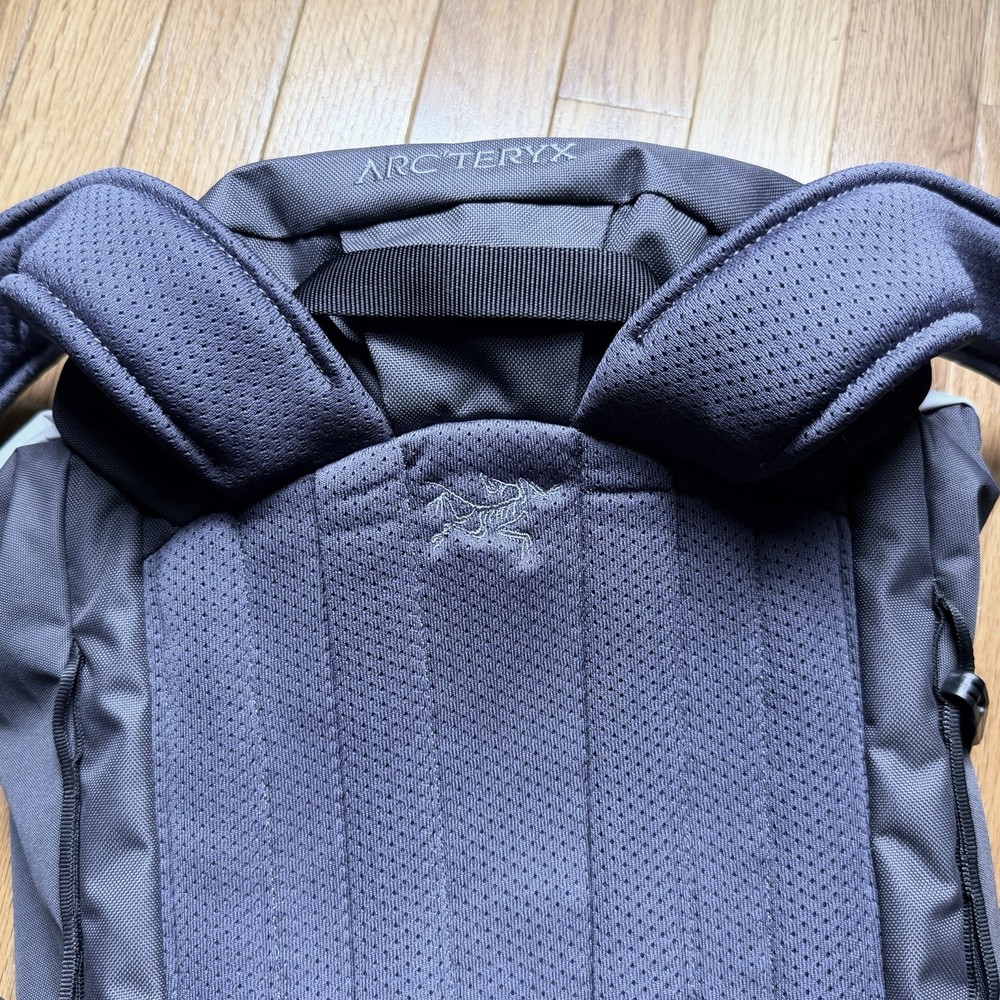 Arc’teryx Mantis 20 Backpack Gray Excellent Condition Lightly Used