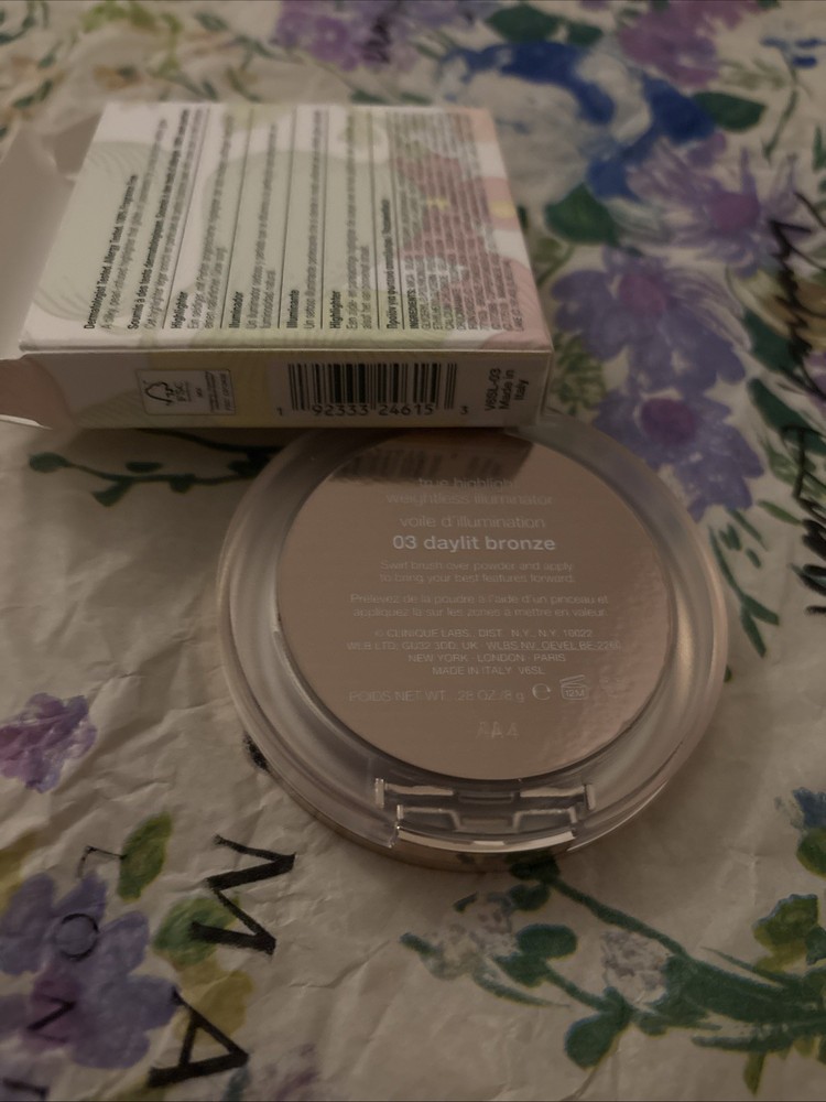 Clinique True Highlight Weightless Illuminator (03 Daylight Bronze)