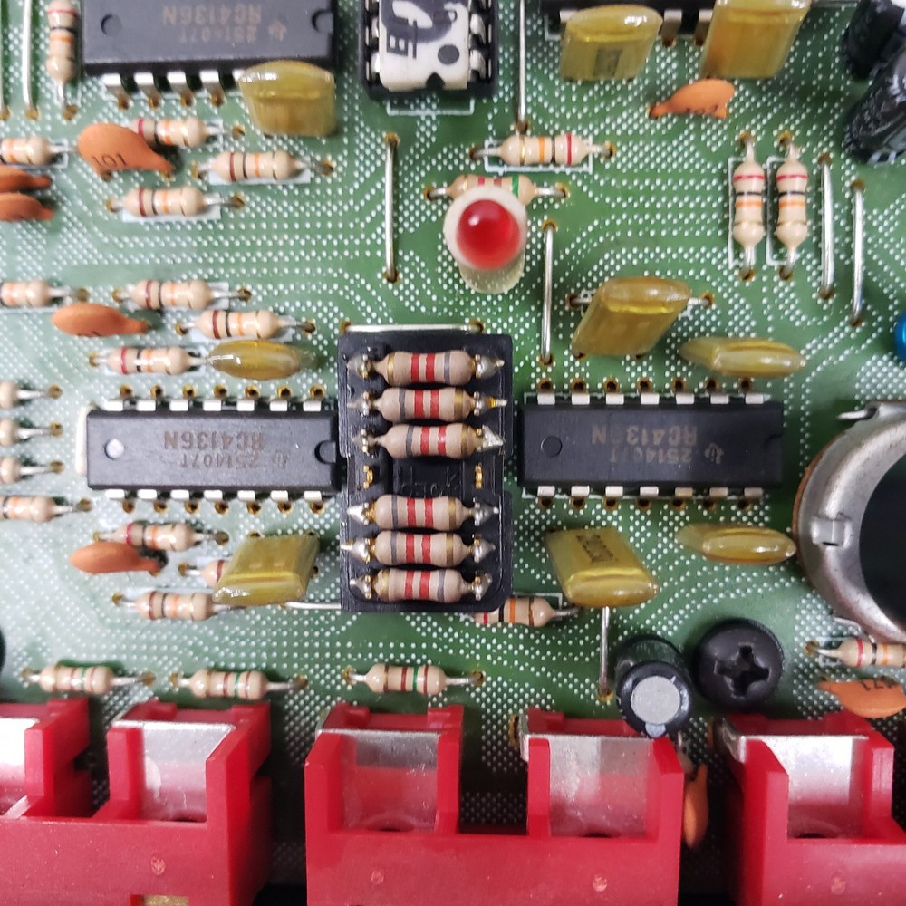 *SEE VIDEO* -Powers Up- AudioControl 4XS Programmable Electronic Crossover