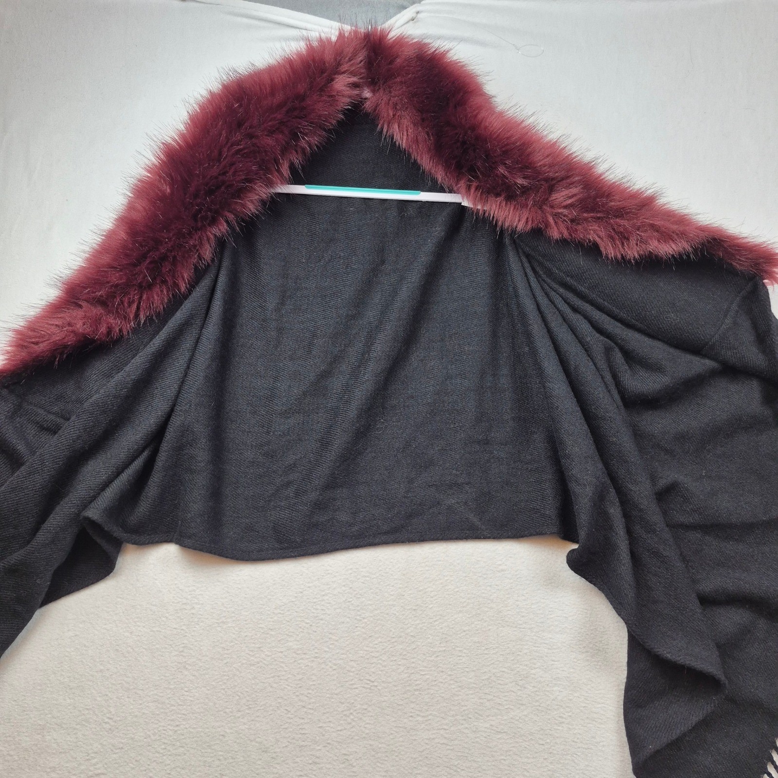 Jessica McClintock Faux Fur Trimmed Shawl Wrap Scarf Black Red Fringe One Size