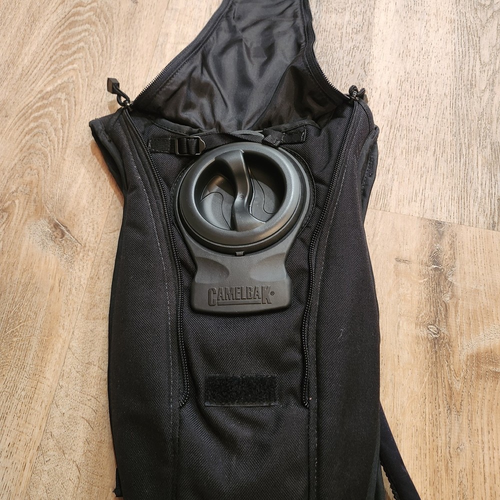 Camelbak Maximum Gear Stealth Hydration Backpack w/Bladder 70oz Black Adjustable