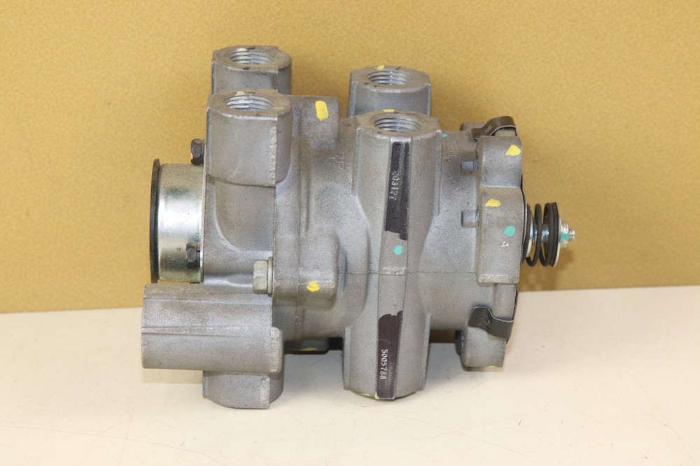 BENDIX E-8P Brake Valve 800629 NEW