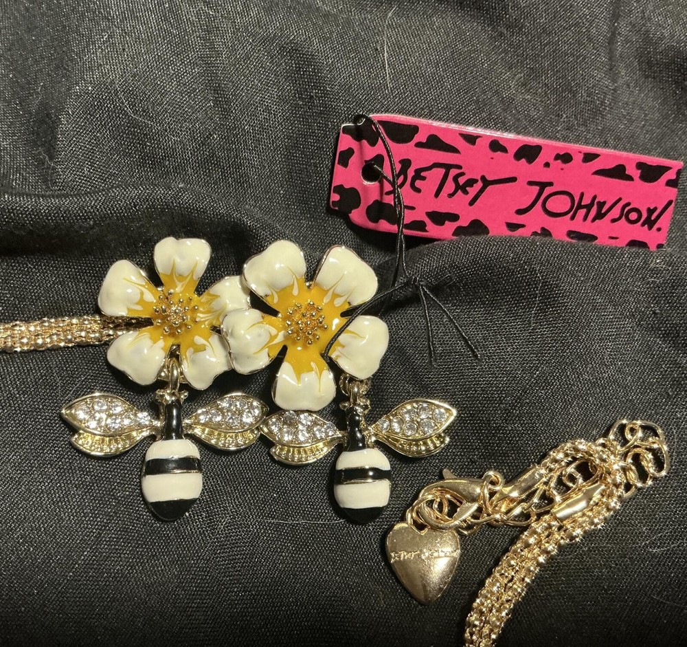 Buzz On Necklace Brooch