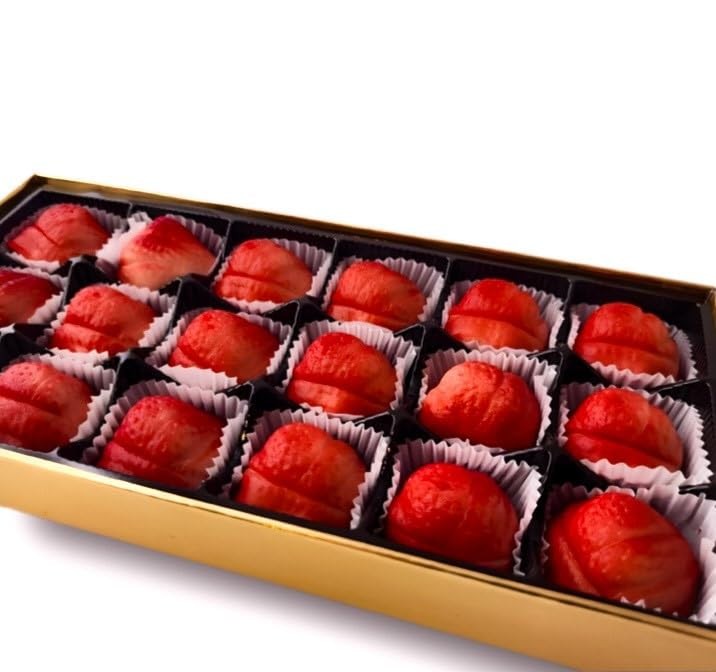 18 piece Gift Box Strawberry Shape Marzipan
