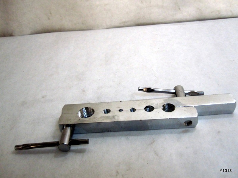 Pipe flaring clamp (clamp only)