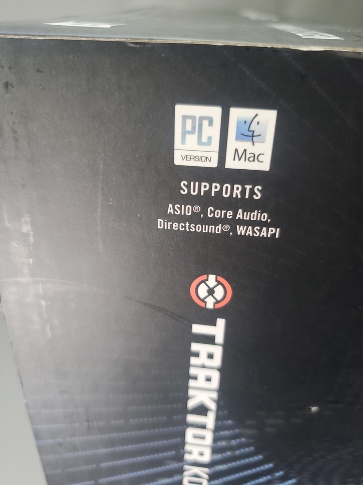 Native Instruments TRAKTOR KONTROL S2 DJ Controller