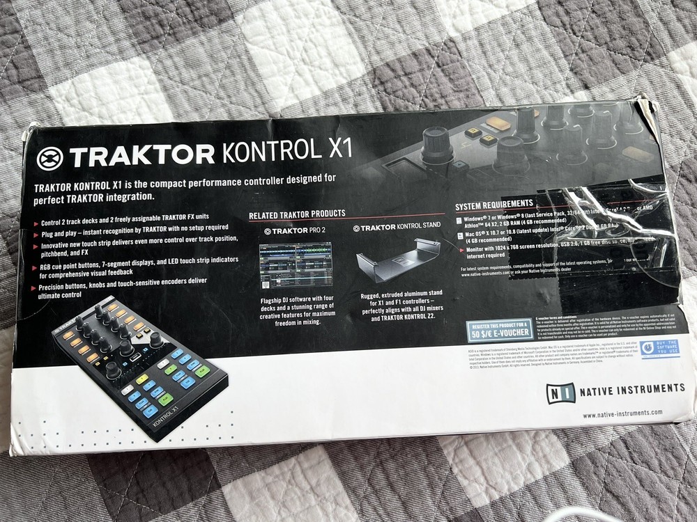 Native Instruments DJ Controller TRAKTOR Kontrol X1 MK1 (THIS IS MK1 NOT MK2)
