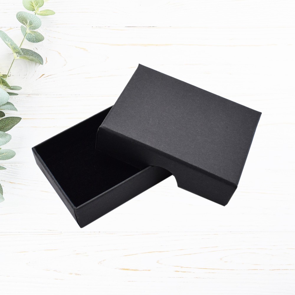 Oval With Patterned Edge in Gold Cufflinks Presented in a Gift Box