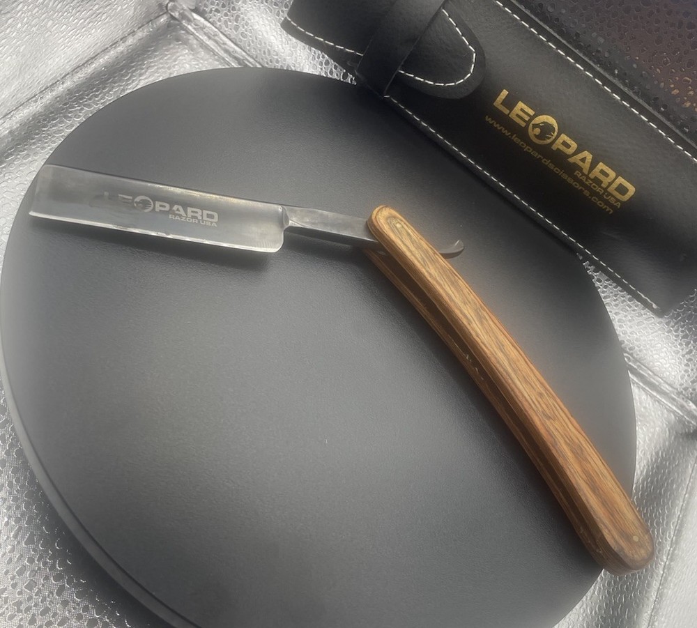 Leopard Straight Razor Wooden Handle with Case