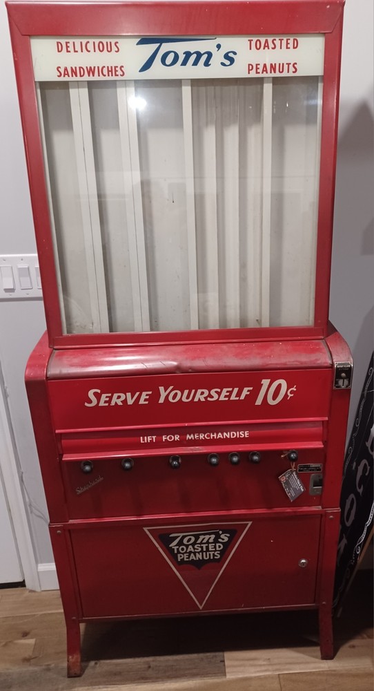 Original 1940's Tom's Vending Machine