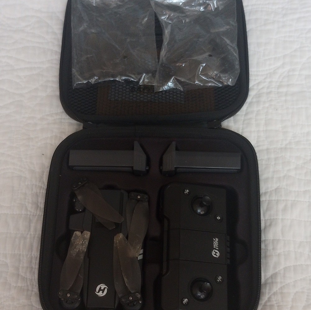Holy Stone HS440 Foldable  Drone with Controller & Carrying Case - Damaged
