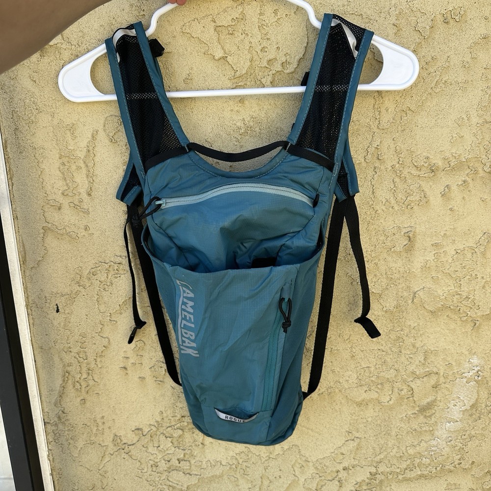 CamelBak Rogue Hydration Pack Teal Blue Air Support Lightweight Backpack