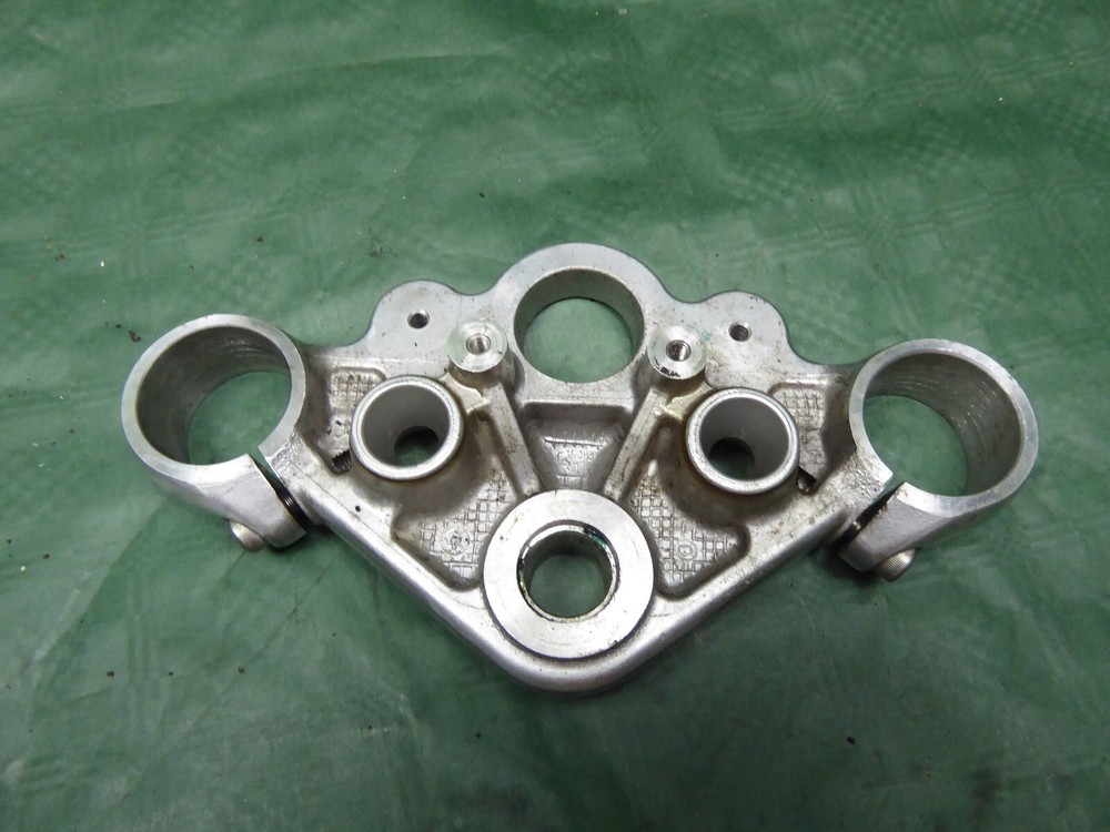 TRIUMPH THUNDERBIRD 900 LEGEND (int.c2*) FORK BRIDGE